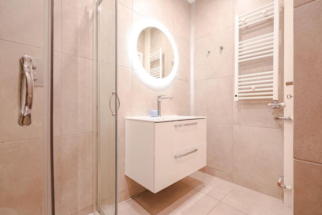 Syntagma Square, 60sqm Dream