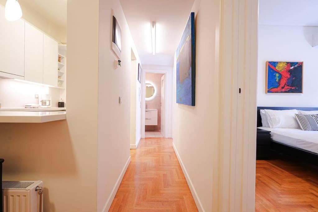 Syntagma Square, 60sqm Dream * Athens